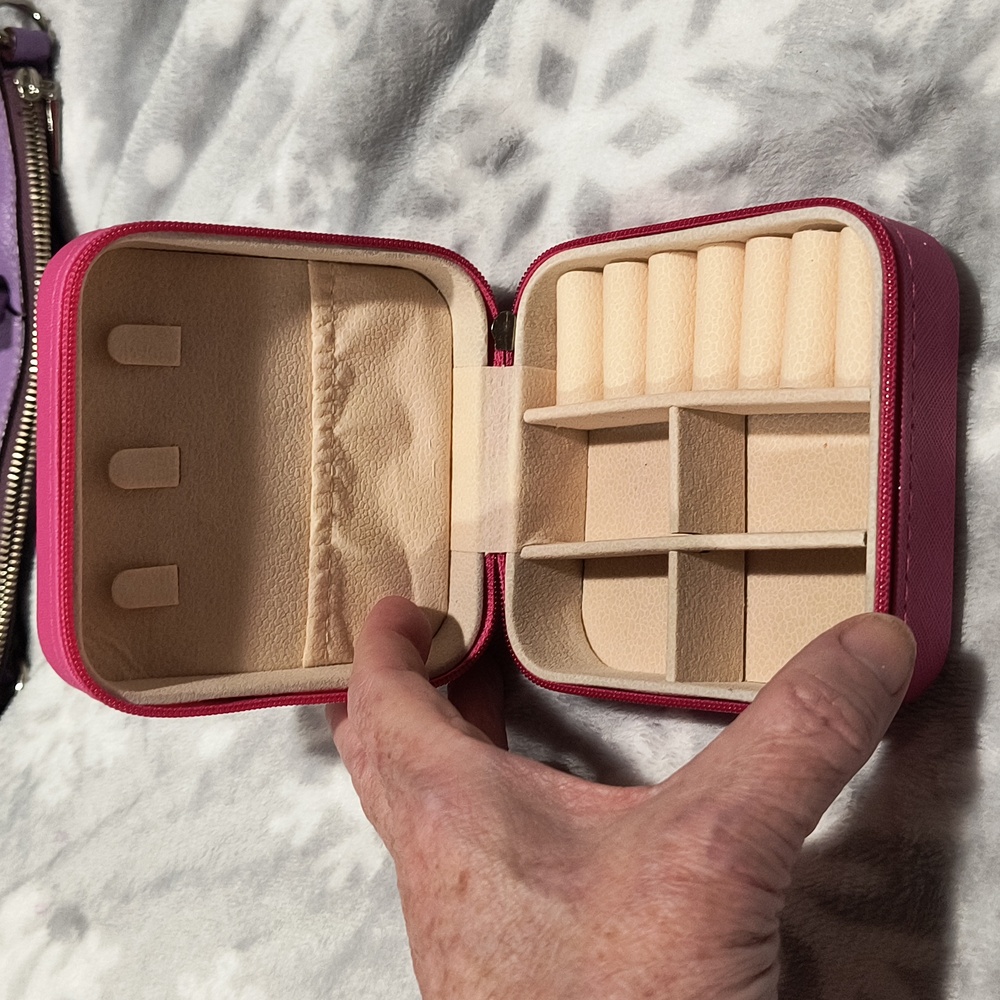 Travel Jewelry Case, Zip around, 4" x 4" x 2", NWOT, Pink with Cream Lining